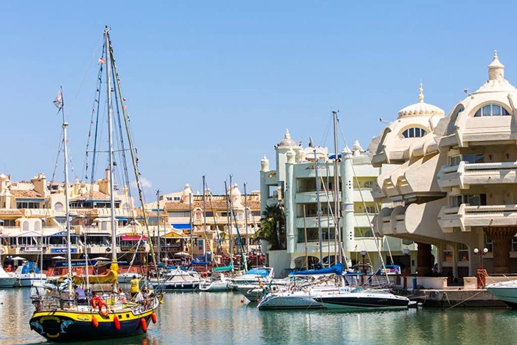 Апартаменти Apartamento Junto Al Mar En Puerto Marina Бенальмадена Екстер'єр фото